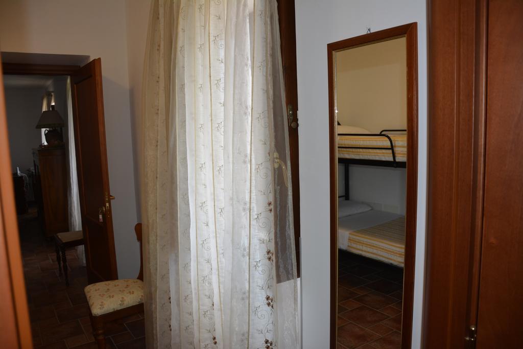 B&B La Casa Rossa Паола Екстериор снимка
