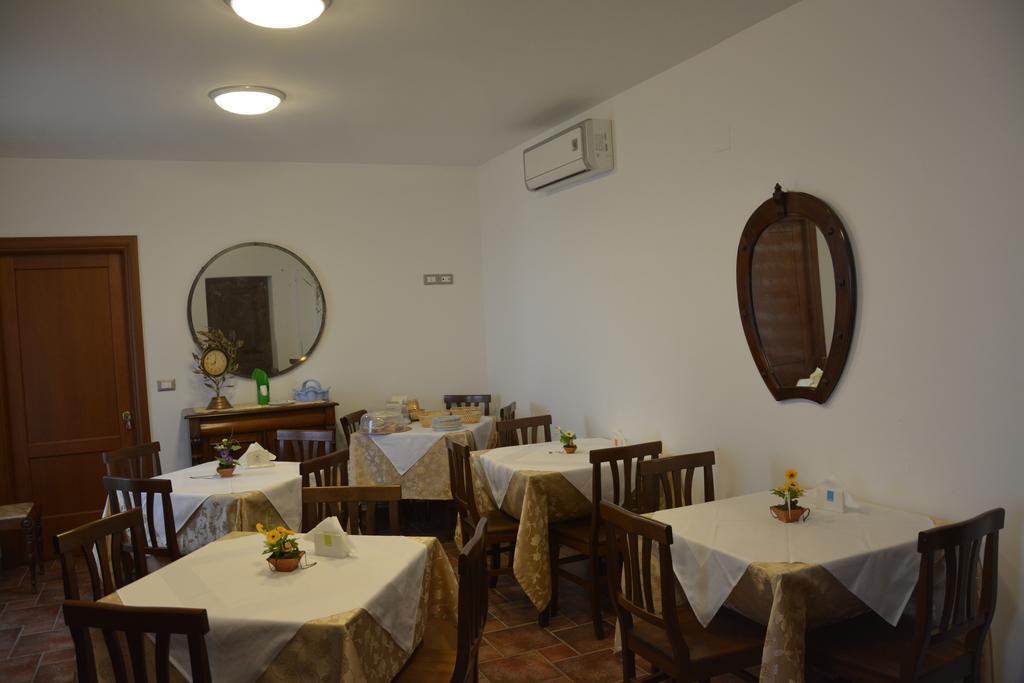 B&B La Casa Rossa Паола Екстериор снимка